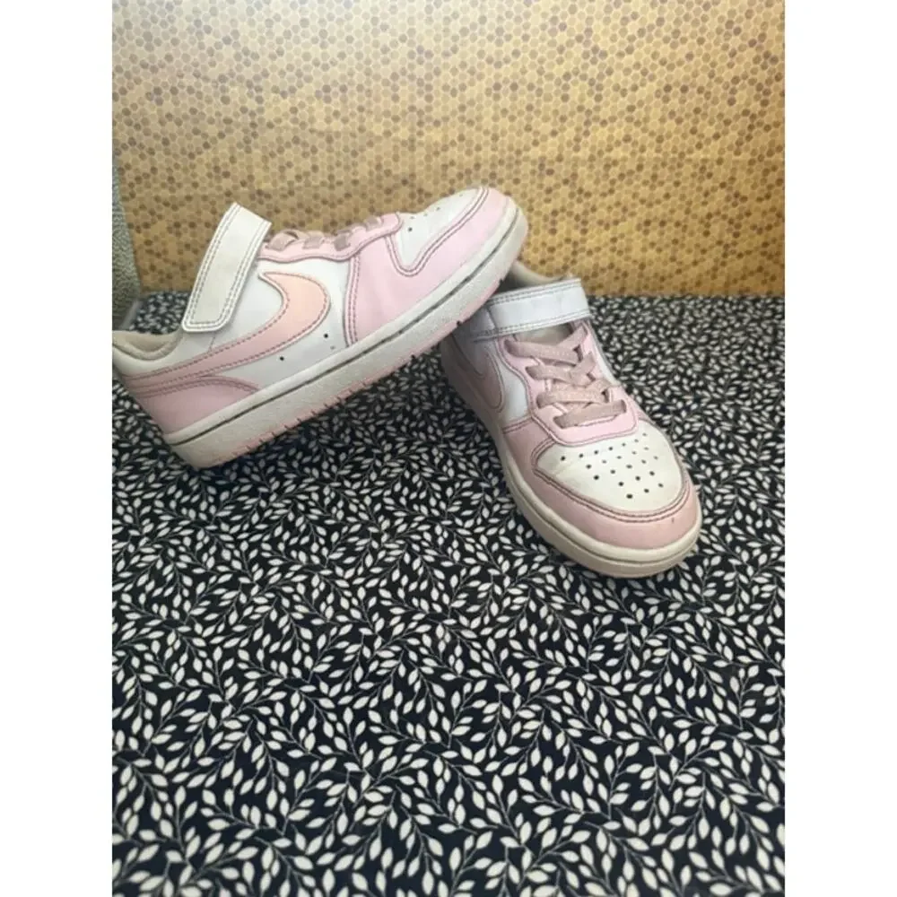 Nike step out